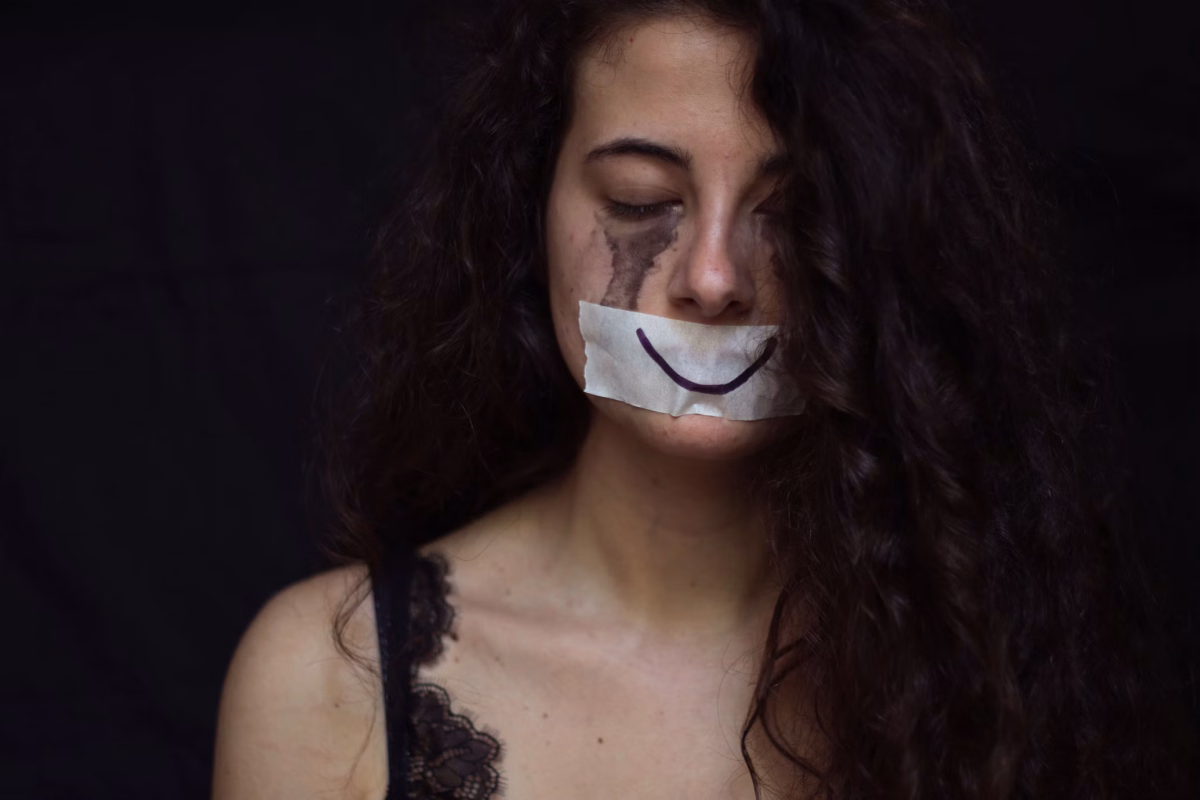 Abogado alerta de acoso contra denunciante del caso Cornell para que retire demanda civil